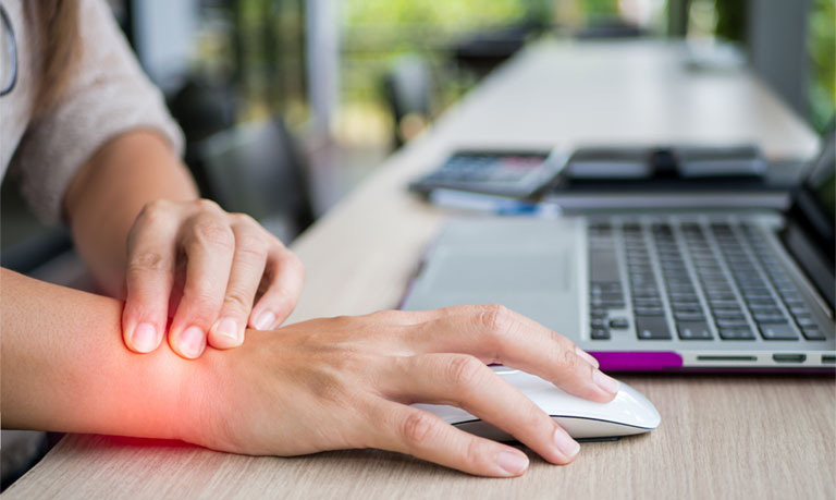 Mẹo giúp giảm đau tay khi sử dụng laptop suốt nhiều giờ 