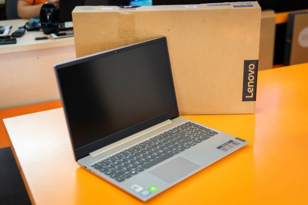 Những mẫu laptop văn phòng mỏng nhẹ, sang trọng, bền bỉ 