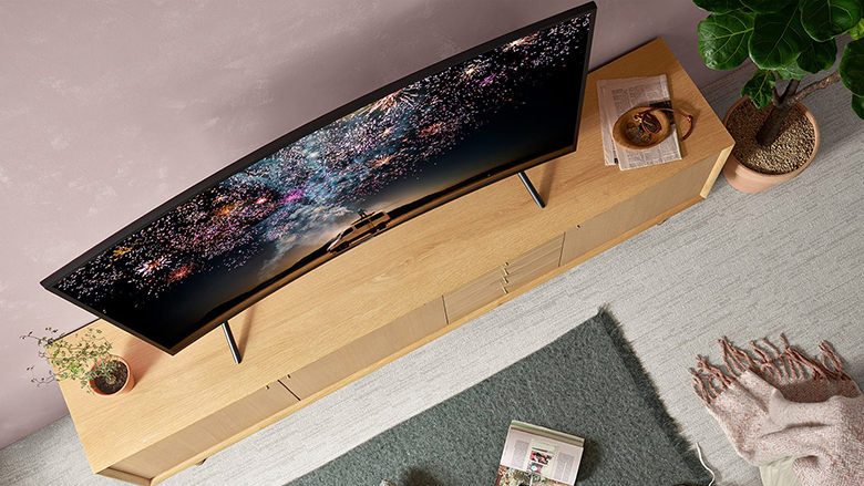 Nên mua tivi màn hình cong hay phẳng sẽ tốt hơn? 