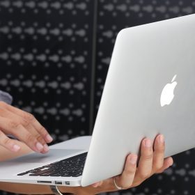 Tìm hiểu về Laptop Macbook và các dòng máy phổ biến