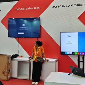 TV booth trình chiếu video quảng cáo tại triển lãm