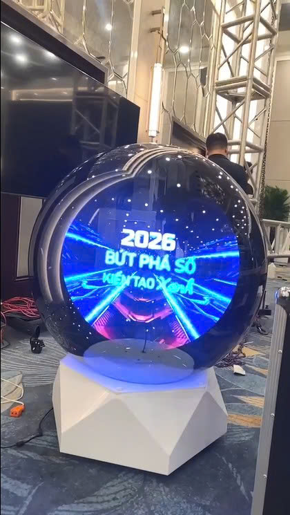 Cầu led 100 tại Hà Nội trình chiếu hình ảnh và video thương hiệu