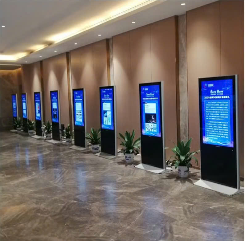 Thuê standee 65 inch phục vụ hội nghị
