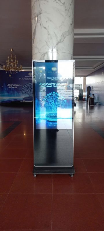 Thuê standee điện tử 55 inch phục vụ hội nghị