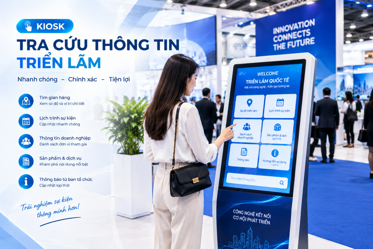 Khách tham quan sử dụng kiosk màn hình cảm ứng tìm gian hàng