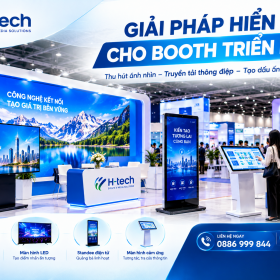 Các thiết bị hiển thị gồm tivi, màn hình LED và standee điện tử tại booth triển lãm